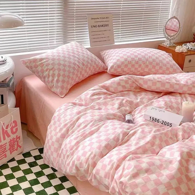 Simple Checkerboard Pattern Printing Bedding Set